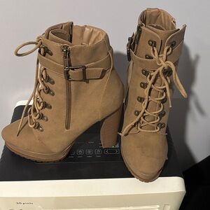 Source Unknown Camel Lace-Up Boots